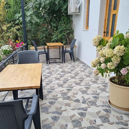 Bed and Breakfast Tony'S Terrace Гирокастра Экстерьер фото