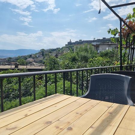 Bed and Breakfast Tony'S Terrace Гирокастра Экстерьер фото