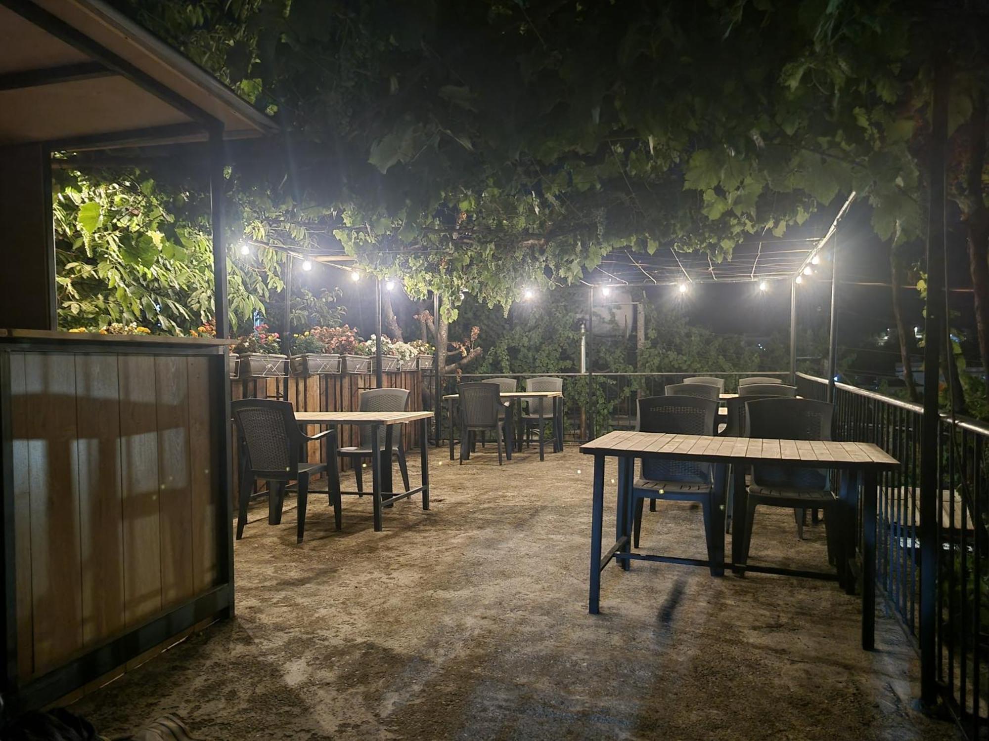 Bed and Breakfast Tony'S Terrace Гирокастра Экстерьер фото